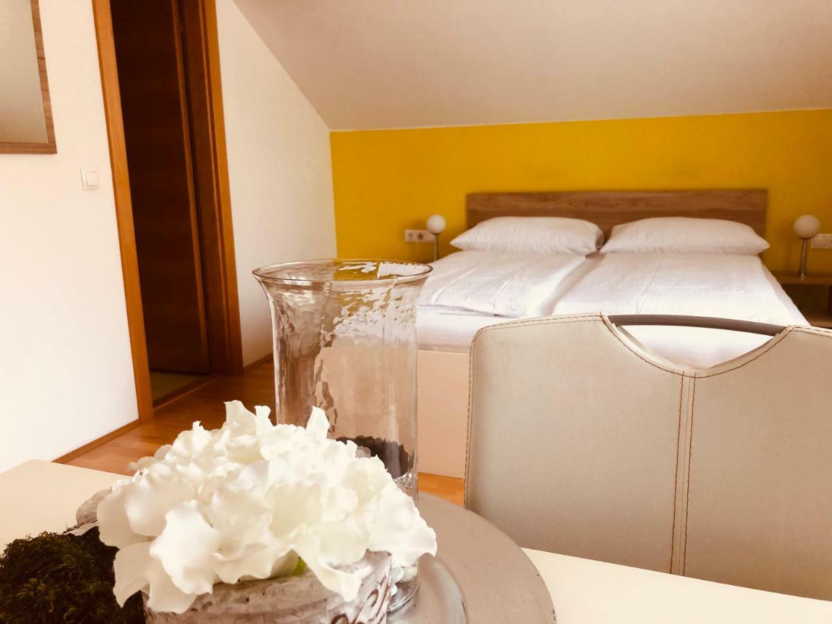 Rooms Jana Слуни Екстериор снимка
