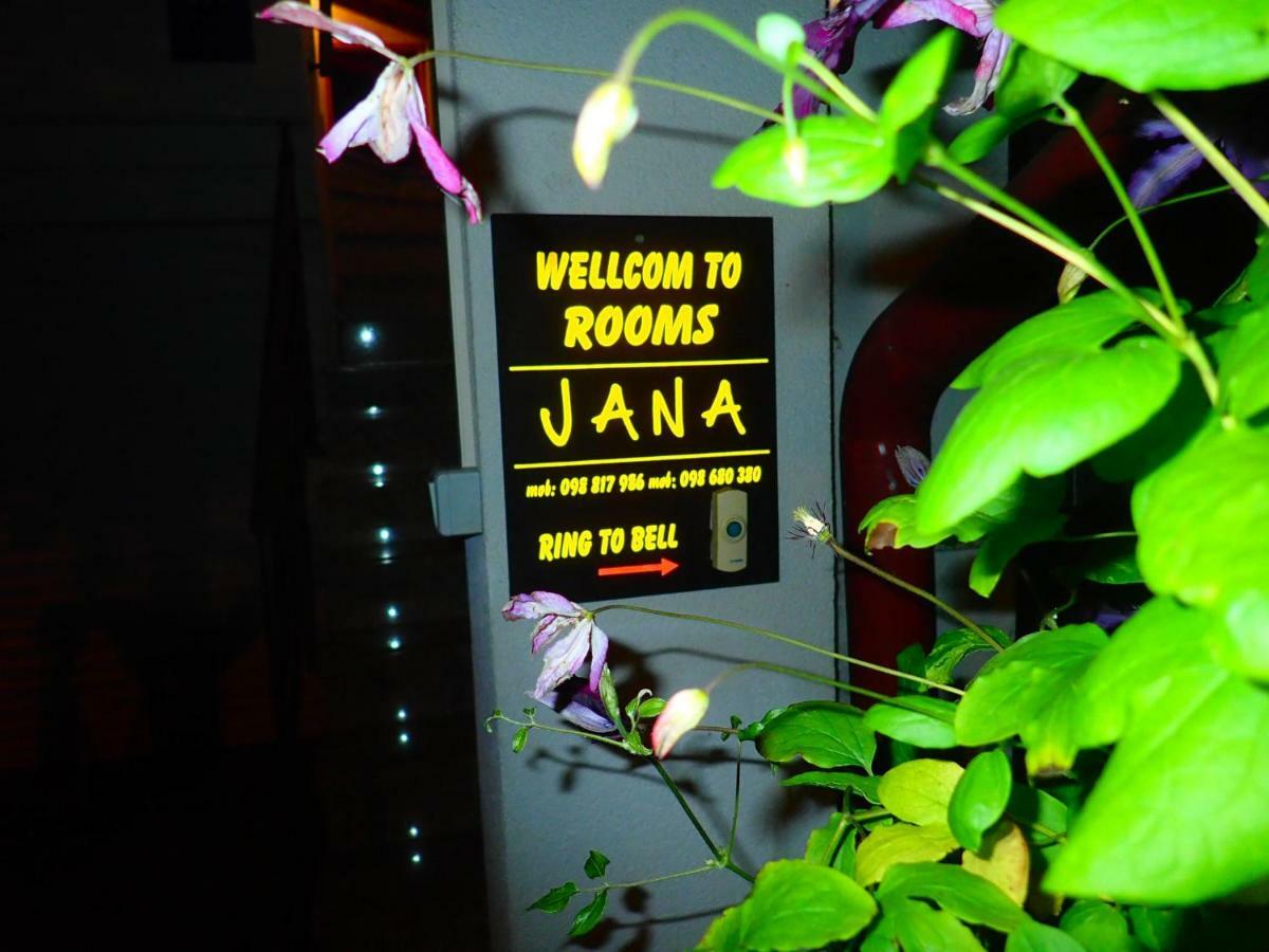 Rooms Jana Слуни Екстериор снимка