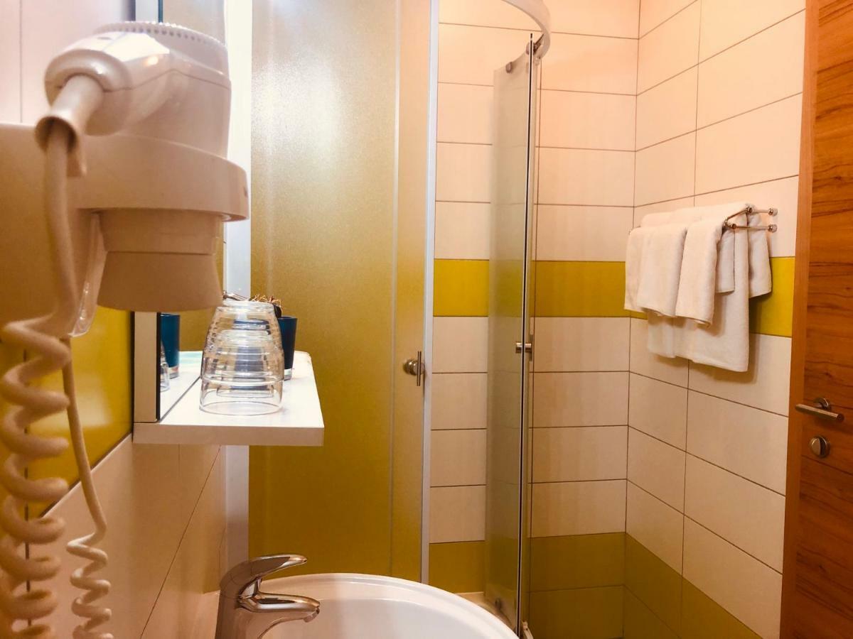 Rooms Jana Слуни Екстериор снимка